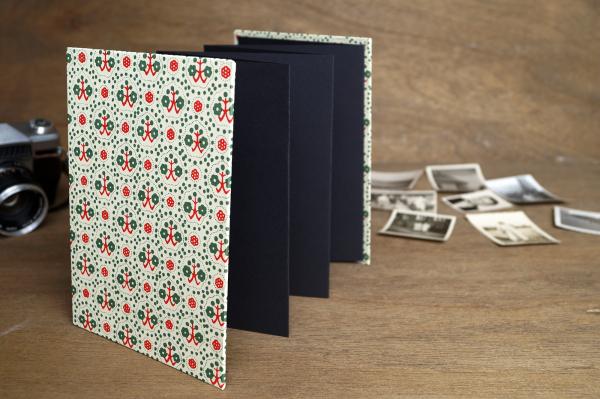 Leporello with black, acid-free photo cardboard